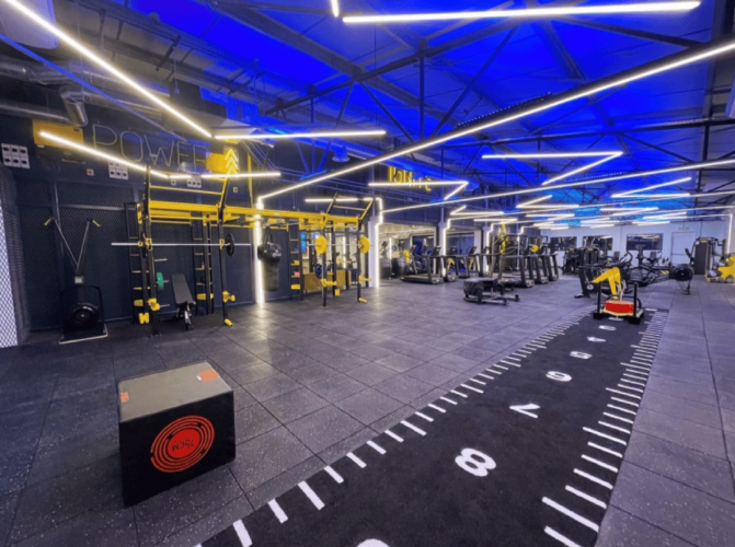 Kunstmuruga põrandakate Trackz Essential Range 10 × 2 m