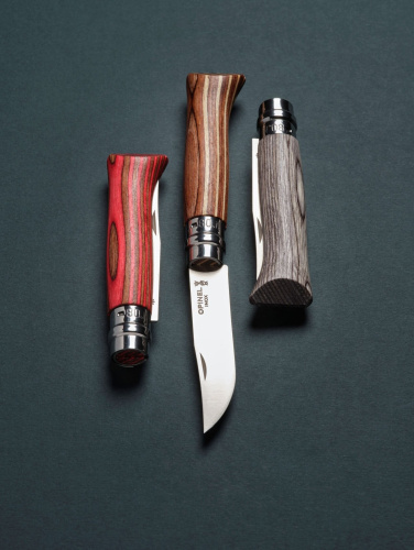 Nuga Opinel No.8 Laminated Brown roostevabast terasest teraga ja pruunist kaskpuidust käepidemega