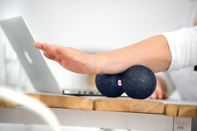 SISSEL® Myofascia top double ball, 8x16 cm, mustvärviline